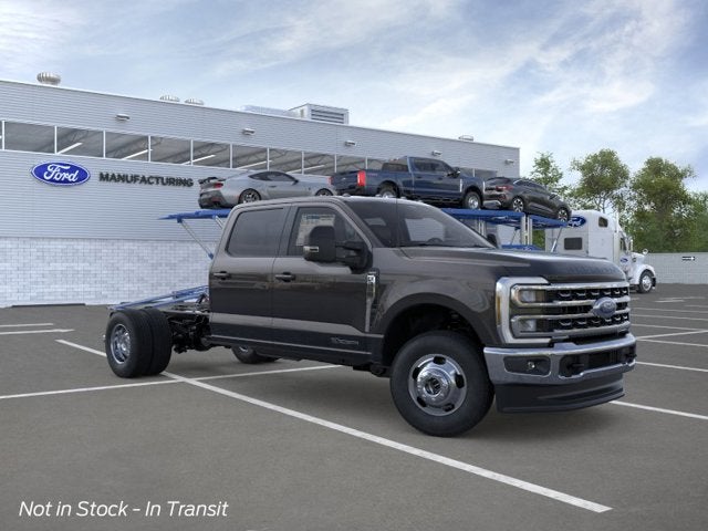2026 Ford Super Duty F-350 DRW LARIAT