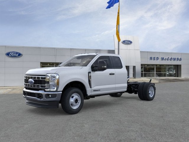 2026 Ford Super Duty F-350 DRW F-350® XLT
