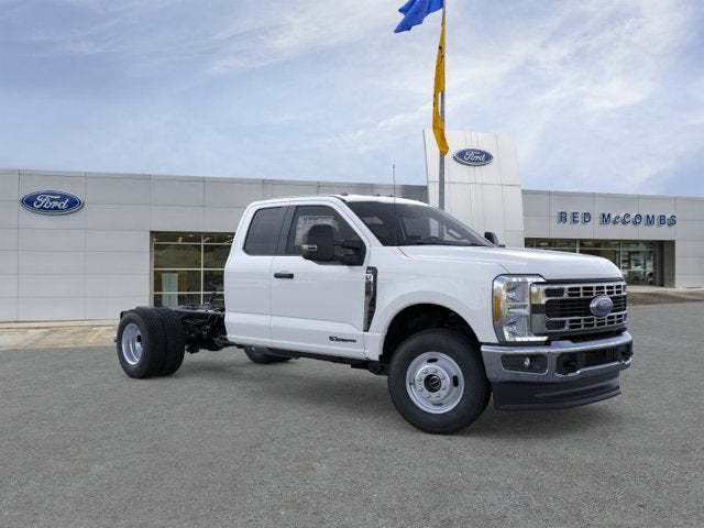 2026 Ford Super Duty F-350 DRW F-350® XLT