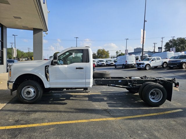 2024 Ford Super Duty F-350 DRW Chassis Cab XL