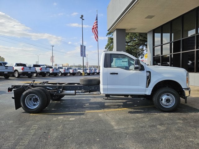 2024 Ford Super Duty F-350 DRW Chassis Cab XL