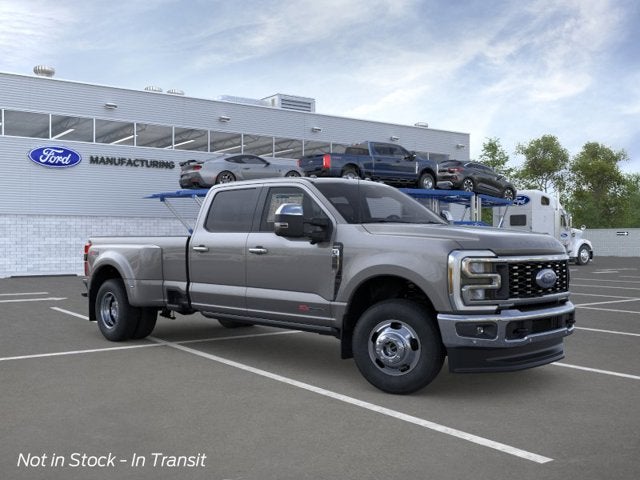 2026 Ford Super Duty F-350 DRW LARIAT