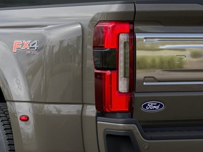 2027 Ford Super Duty F-450 DRW Platinum