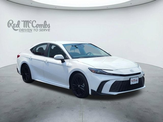 2025 Toyota Camry LE Hybrid's photo