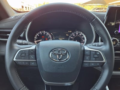 2024 Toyota Highlander LE