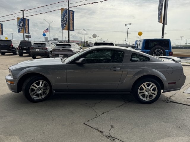 2006 Ford Mustang GT Deluxe