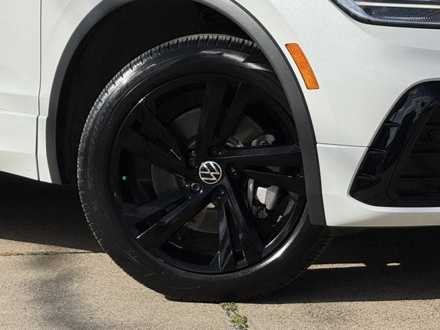 2023 Volkswagen Tiguan SE R-Line Black
