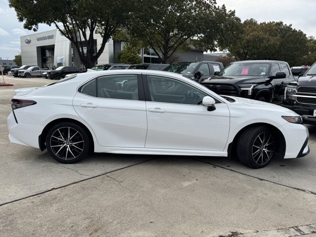 2024 Toyota Camry Hybrid SE