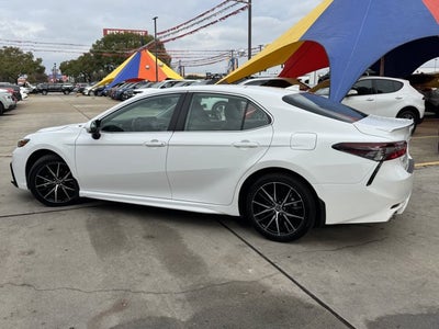 2024 Toyota Camry Hybrid SE