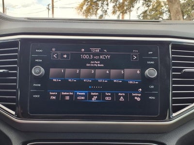 2022 Volkswagen Atlas Cross Sport 2.0T SE w/Technology