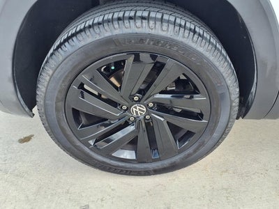 2022 Volkswagen Atlas Cross Sport 2.0T SE w/Technology