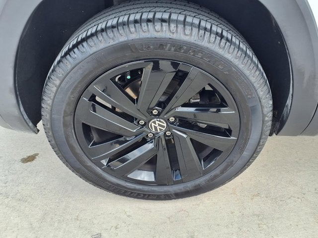 2022 Volkswagen Atlas Cross Sport 2.0T SE w/Technology