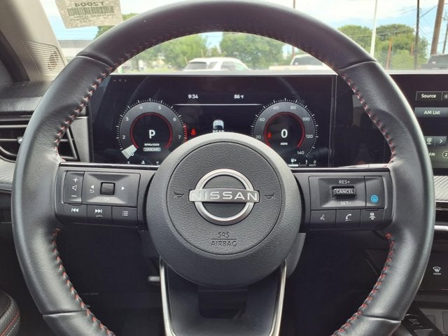 2025 Nissan Kicks SR