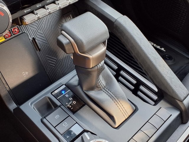 2025 Toyota Tacoma 4WD SR5