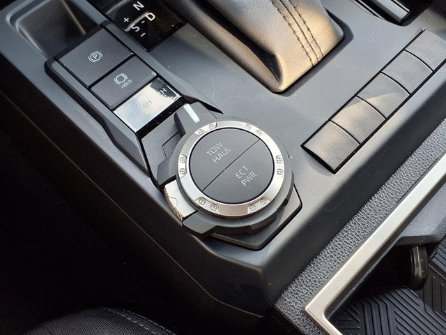 2025 Toyota Tacoma 4WD SR5