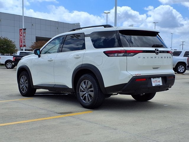 2025 Nissan Pathfinder SV