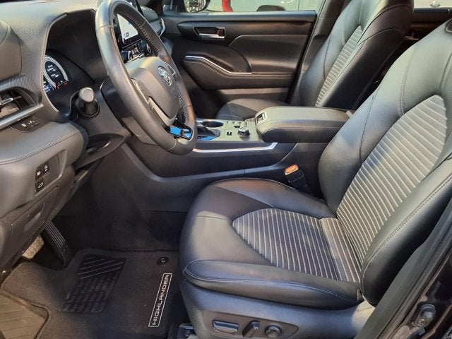 2025 Toyota Highlander XSE