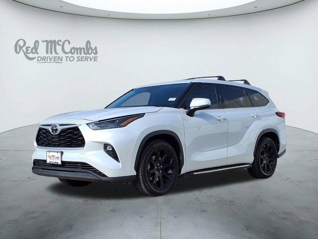 2022 Toyota Highlander LE