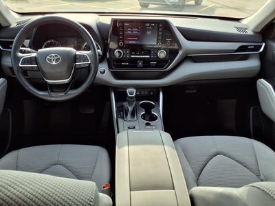 2022 Toyota Highlander LE