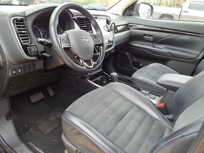 2020 Mitsubishi Outlander SE