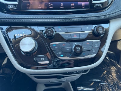 2022 Chrysler Pacifica Hybrid Touring L