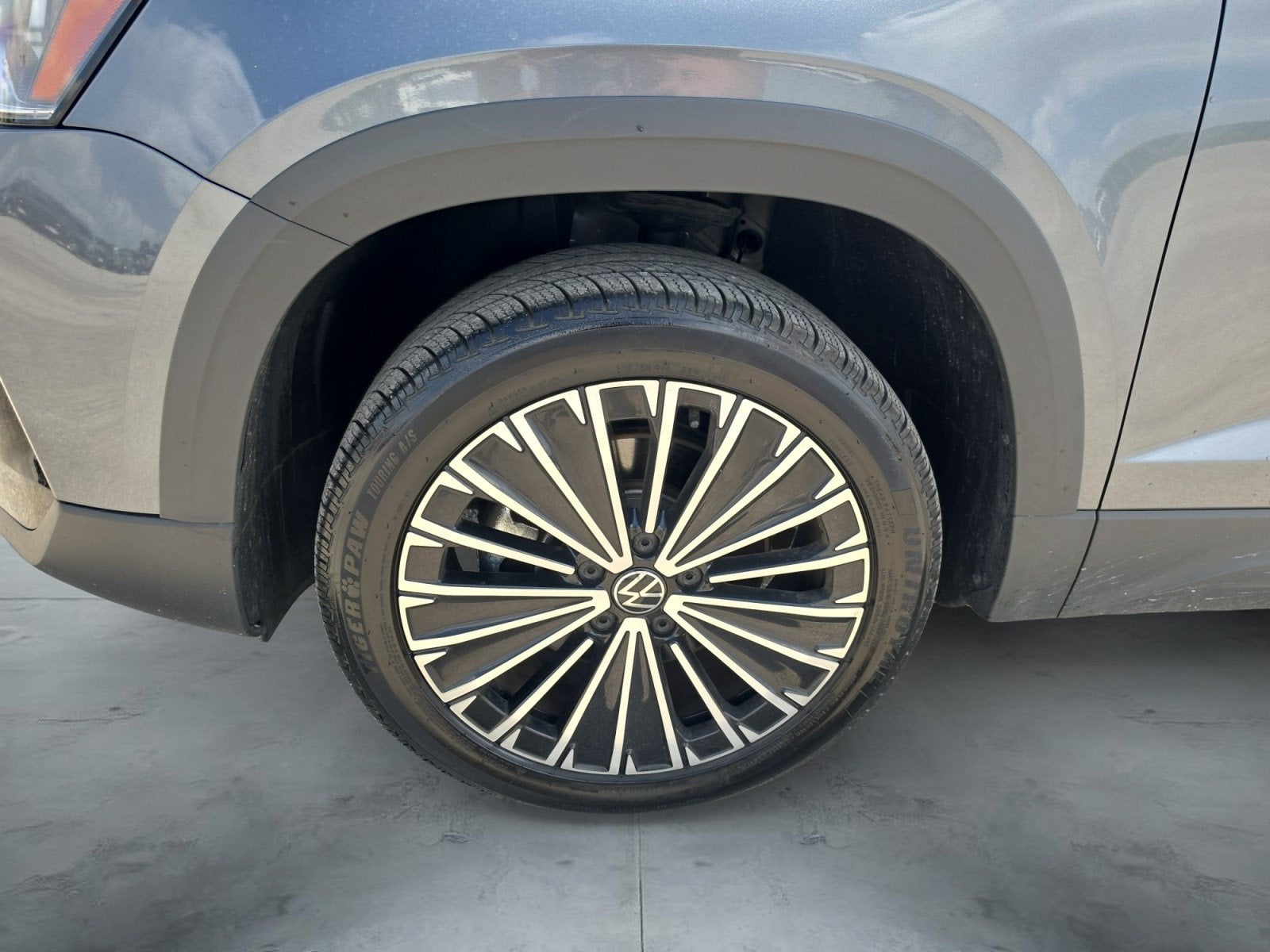 2025 Volkswagen Taos SE