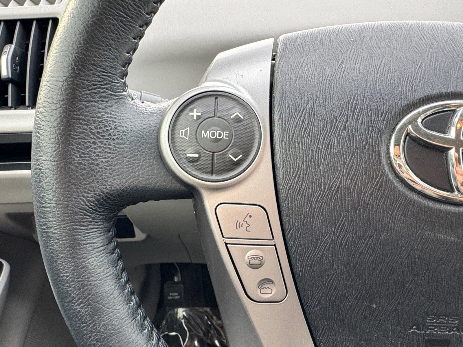 2017 Toyota Prius v Five